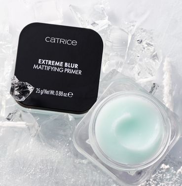 Extreme Blur <br> Your Mattifying Essential