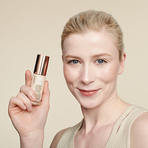 True Skin Hydrating Foundation –